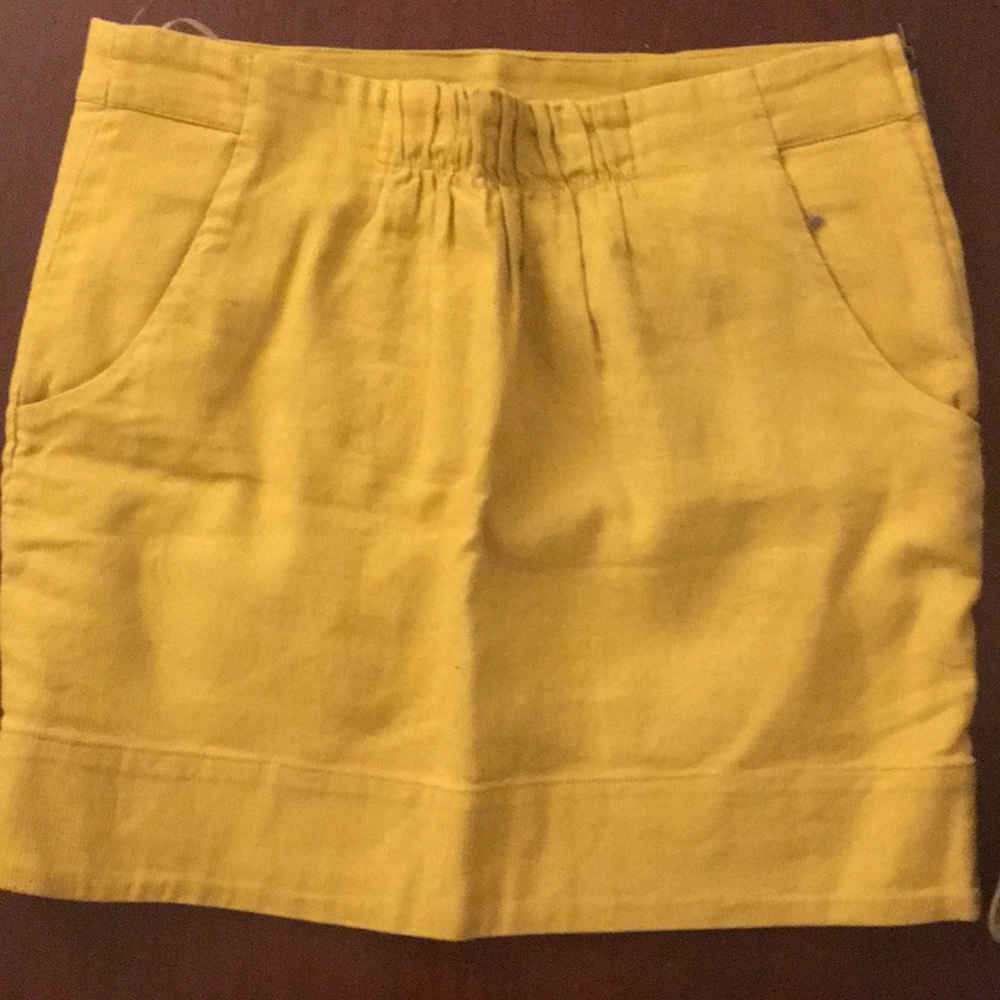 Yellow mini skirt
